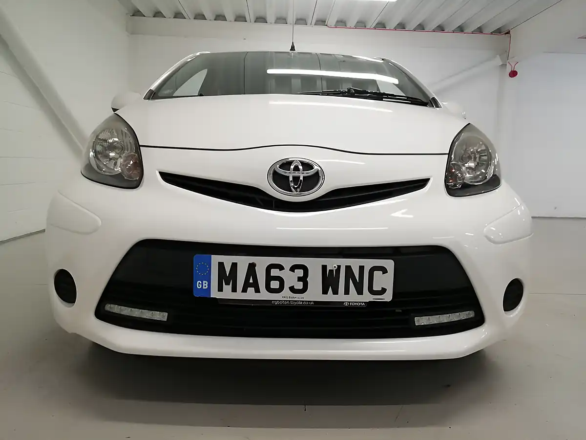 Used 2013 Toyota Aygo Hatchback White - Interior and Exterior details 4