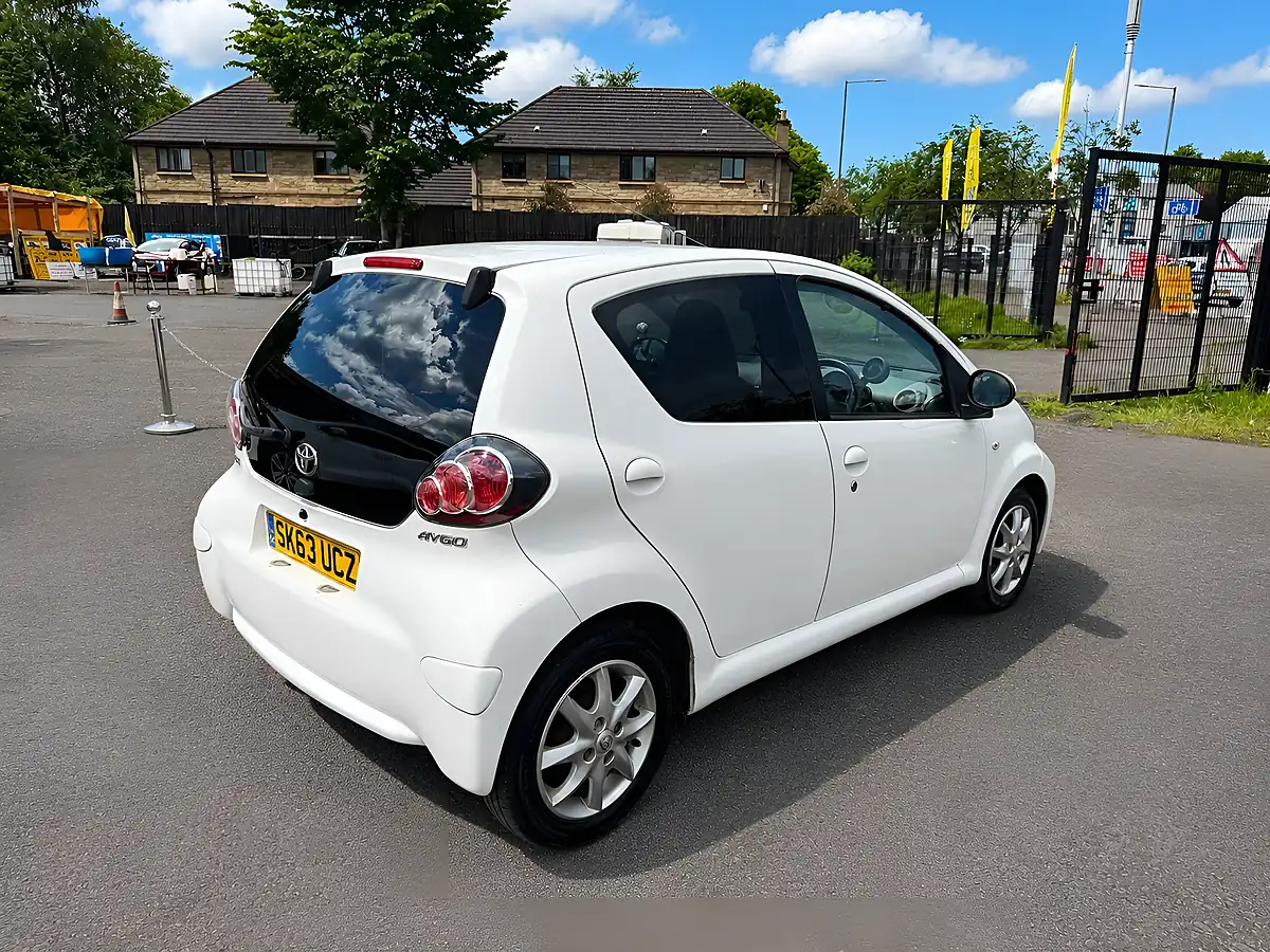 Used 2013 Toyota Aygo - Interior and Exterior details 10