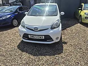 Used 2013 Toyota Aygo Mode White - Interior and Exterior details 10