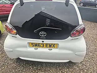 Used 2013 Toyota Aygo Mode White - Interior and Exterior details 9