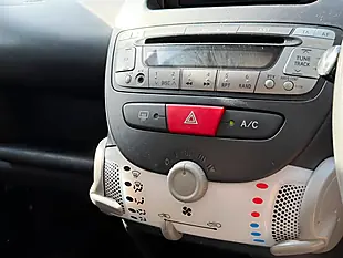 Used 2013 Toyota Aygo Mode White - Interior and Exterior details 11