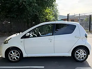 Used 2013 Toyota Aygo Mode White - Interior and Exterior details 5