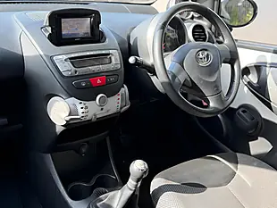 Used 2013 Toyota Aygo Mode White - Interior and Exterior details 7