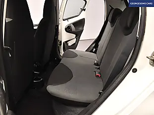Used 2013 Toyota Aygo Move White - Interior and Exterior details 12