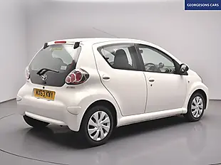 Used 2013 Toyota Aygo Move White - Interior and Exterior details 7