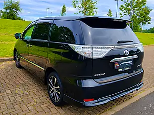 Used 2013 Toyota Estima Aeras Black - Interior and Exterior details 4