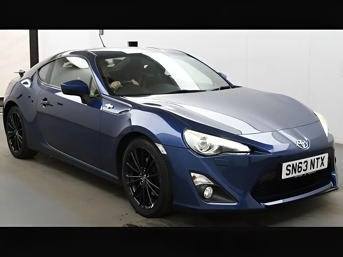 Used 2013 Toyota GT86 Blue - Front View