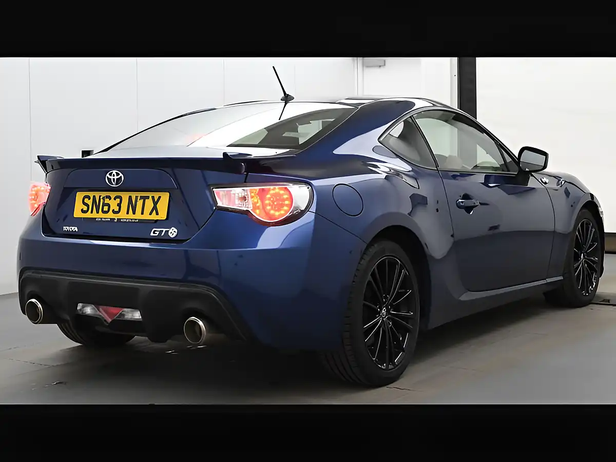 Used 2013 Toyota GT86 Blue - Interior and Exterior details 10