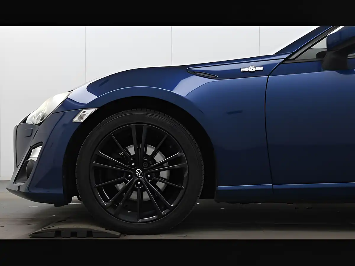Used 2013 Toyota GT86 Blue - Interior and Exterior details 11