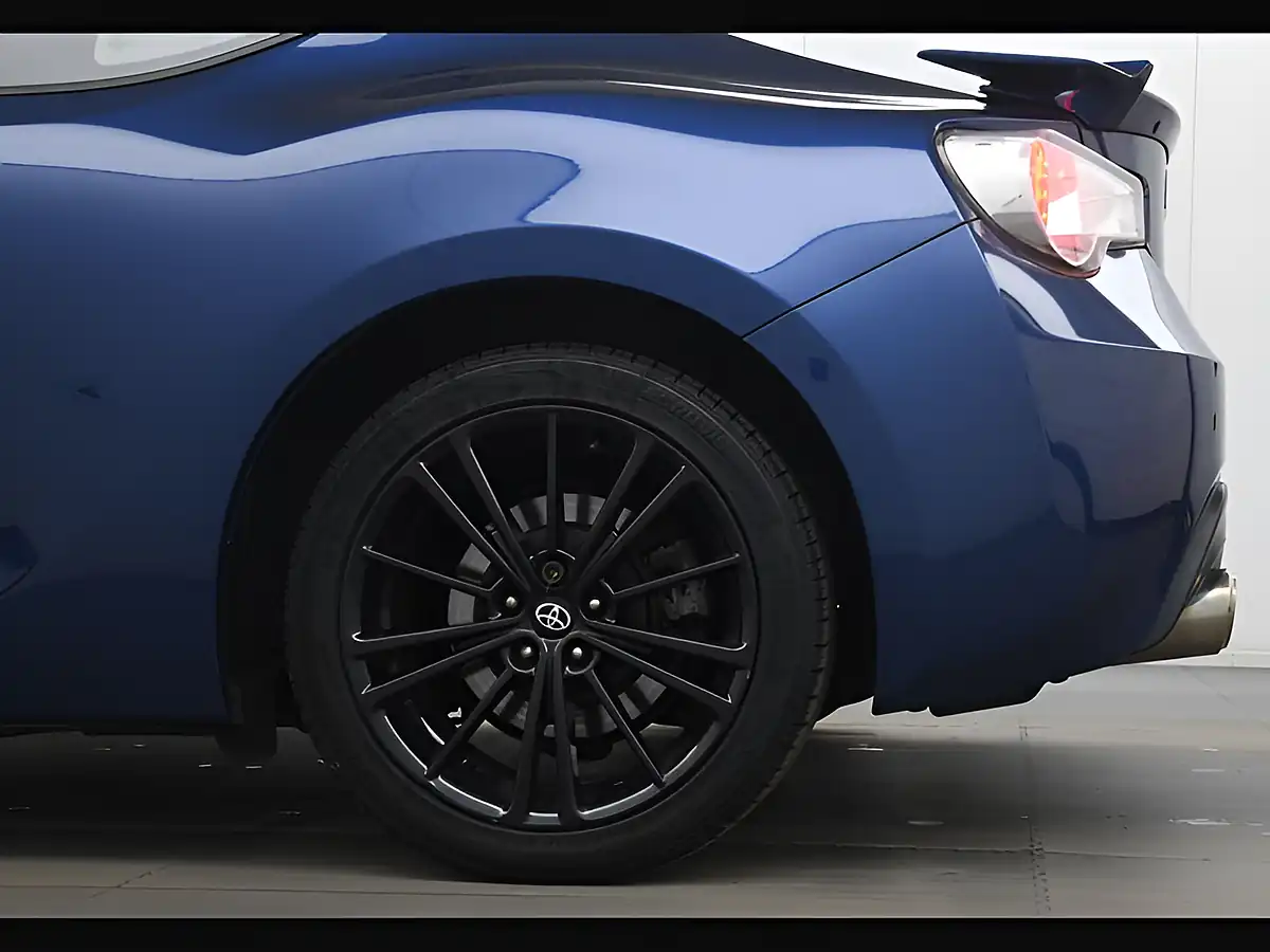 Used 2013 Toyota GT86 Blue - Interior and Exterior details 12