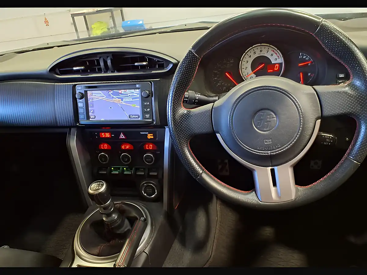 Used 2013 Toyota GT86 Blue - Interior and Exterior details 14