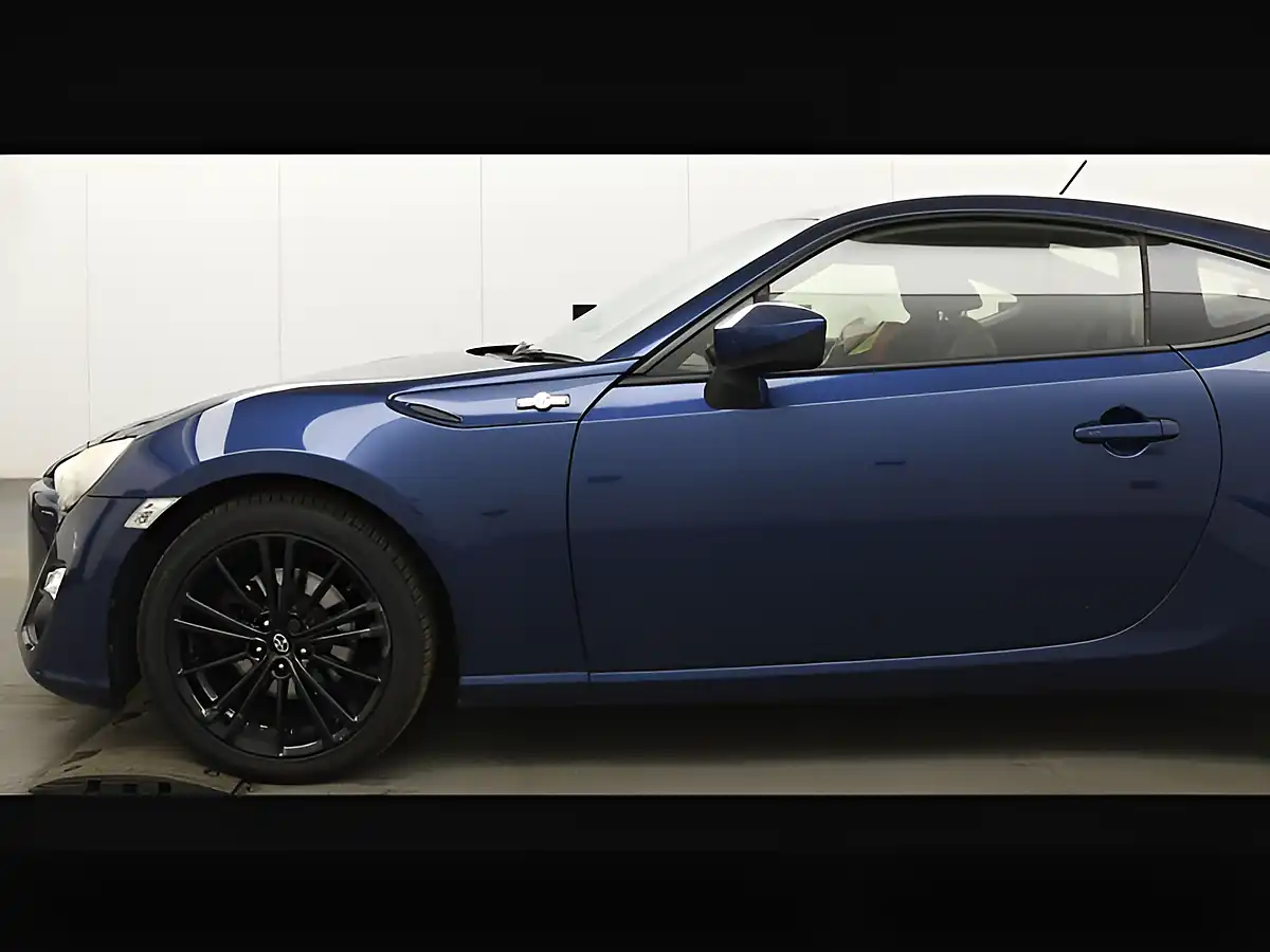 Used 2013 Toyota GT86 Blue - Interior and Exterior details 16