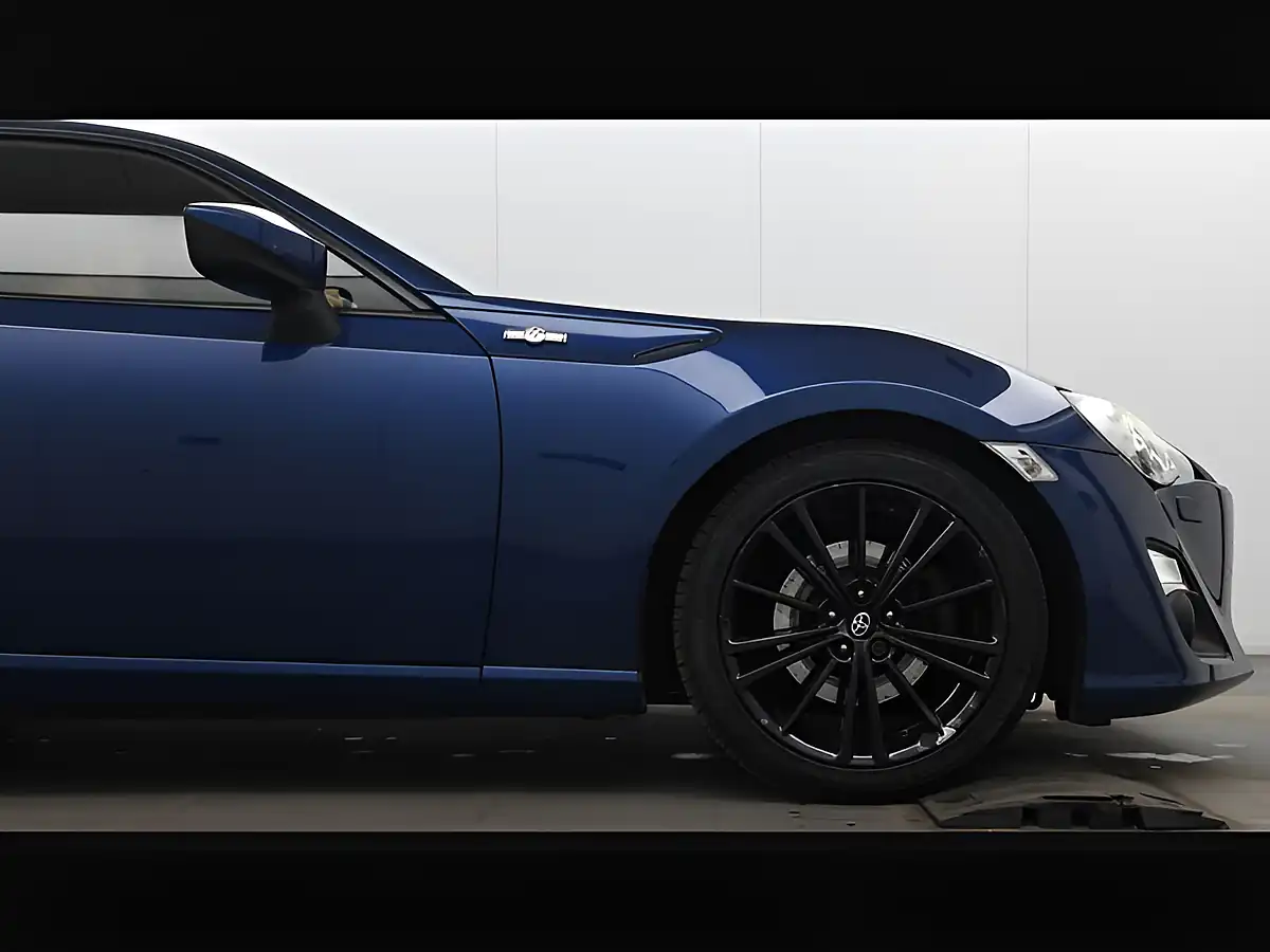 Used 2013 Toyota GT86 Blue - Interior and Exterior details 17