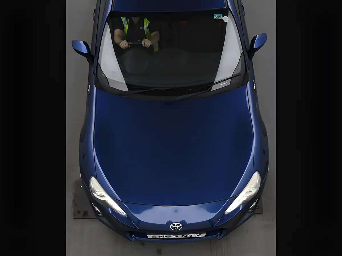 Used 2013 Toyota GT86 Blue - Interior and Exterior details 3