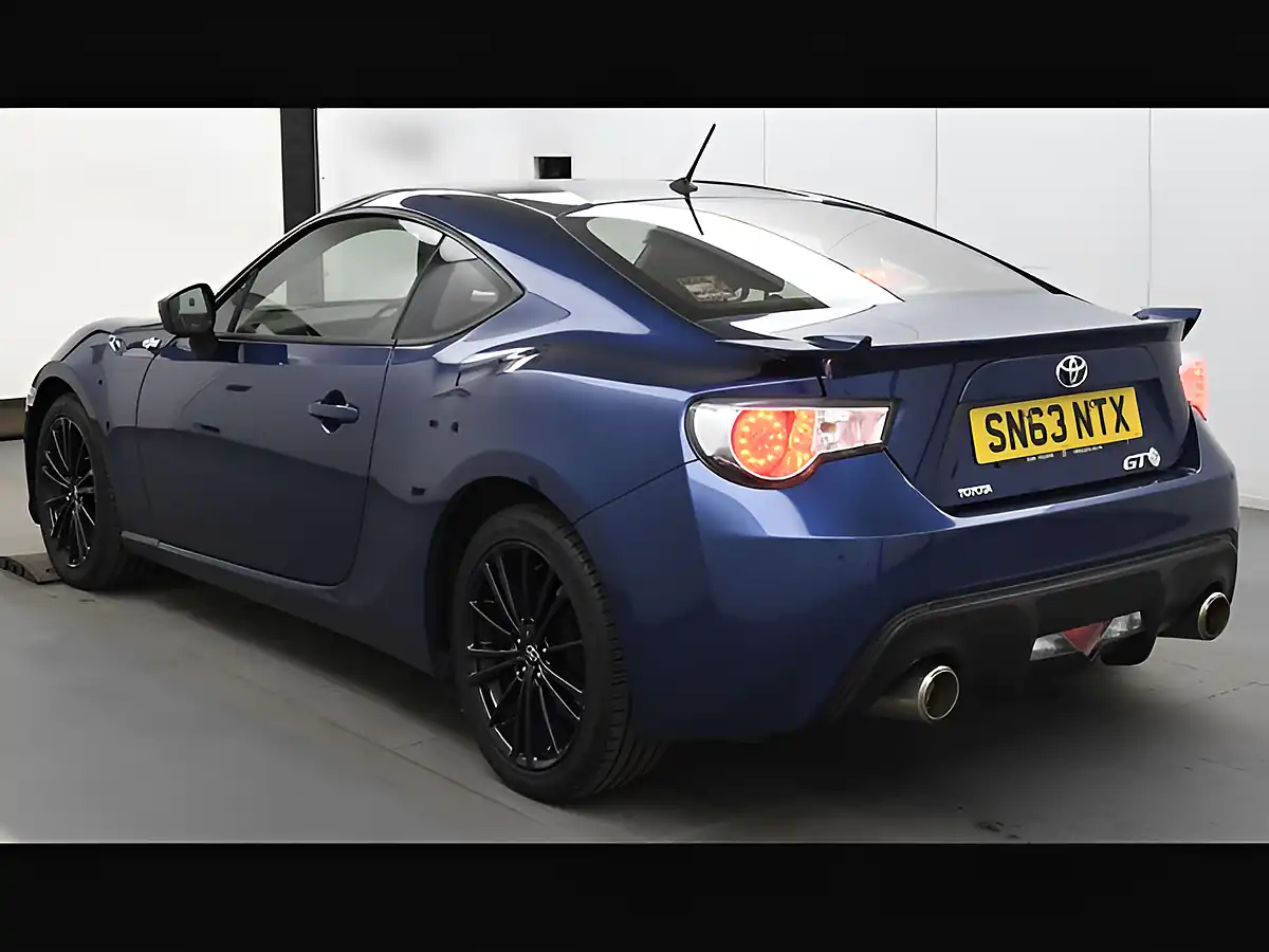 Used 2013 Toyota GT86 Blue - Interior and Exterior details 5