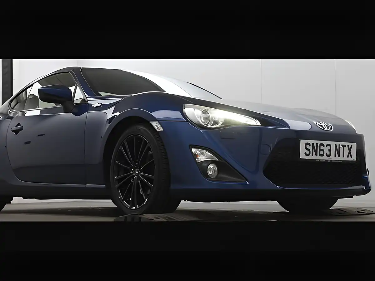 Used 2013 Toyota GT86 Blue - Interior and Exterior details 6