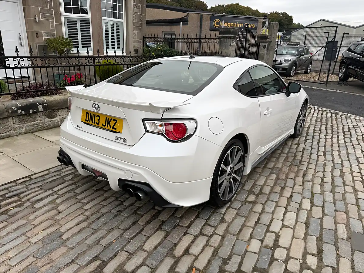 Used 2013 Toyota GT86 Trd White - Interior and Exterior details 11