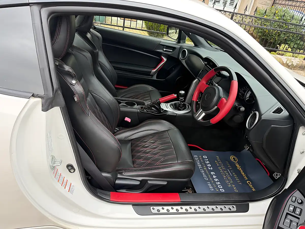 Used 2013 Toyota GT86 Trd White - Interior and Exterior details 13