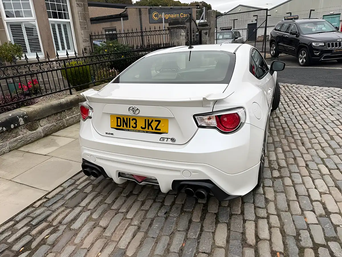 Used 2013 Toyota GT86 Trd White - Interior and Exterior details 9