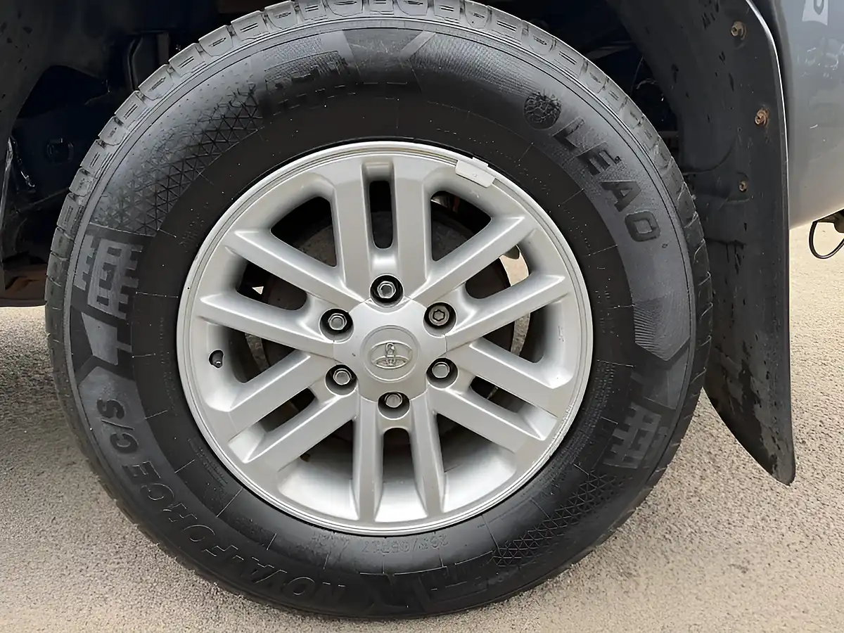 Used 2013 Toyota Hilux Invincible Grey - Interior and Exterior details 17
