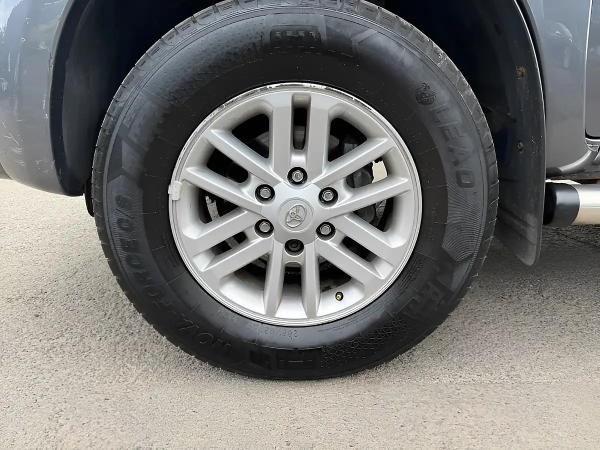 Used 2013 Toyota Hilux Invincible Grey - Interior and Exterior details 18
