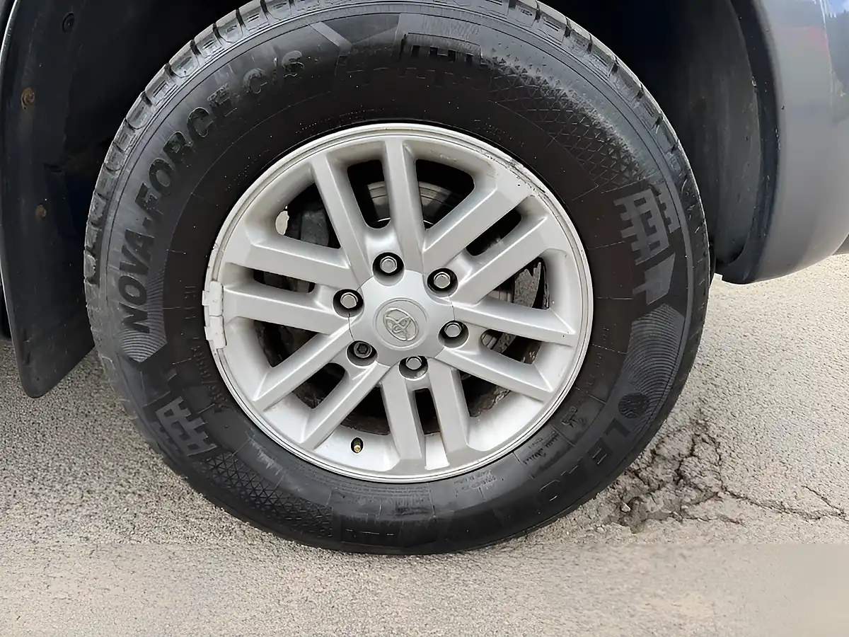 Used 2013 Toyota Hilux Invincible Grey - Interior and Exterior details 19