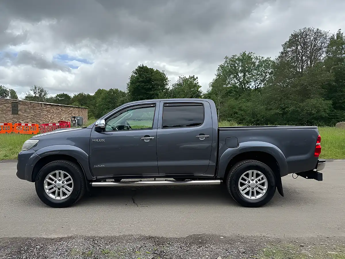 Used 2013 Toyota Hilux Invincible Grey - Interior and Exterior details 6