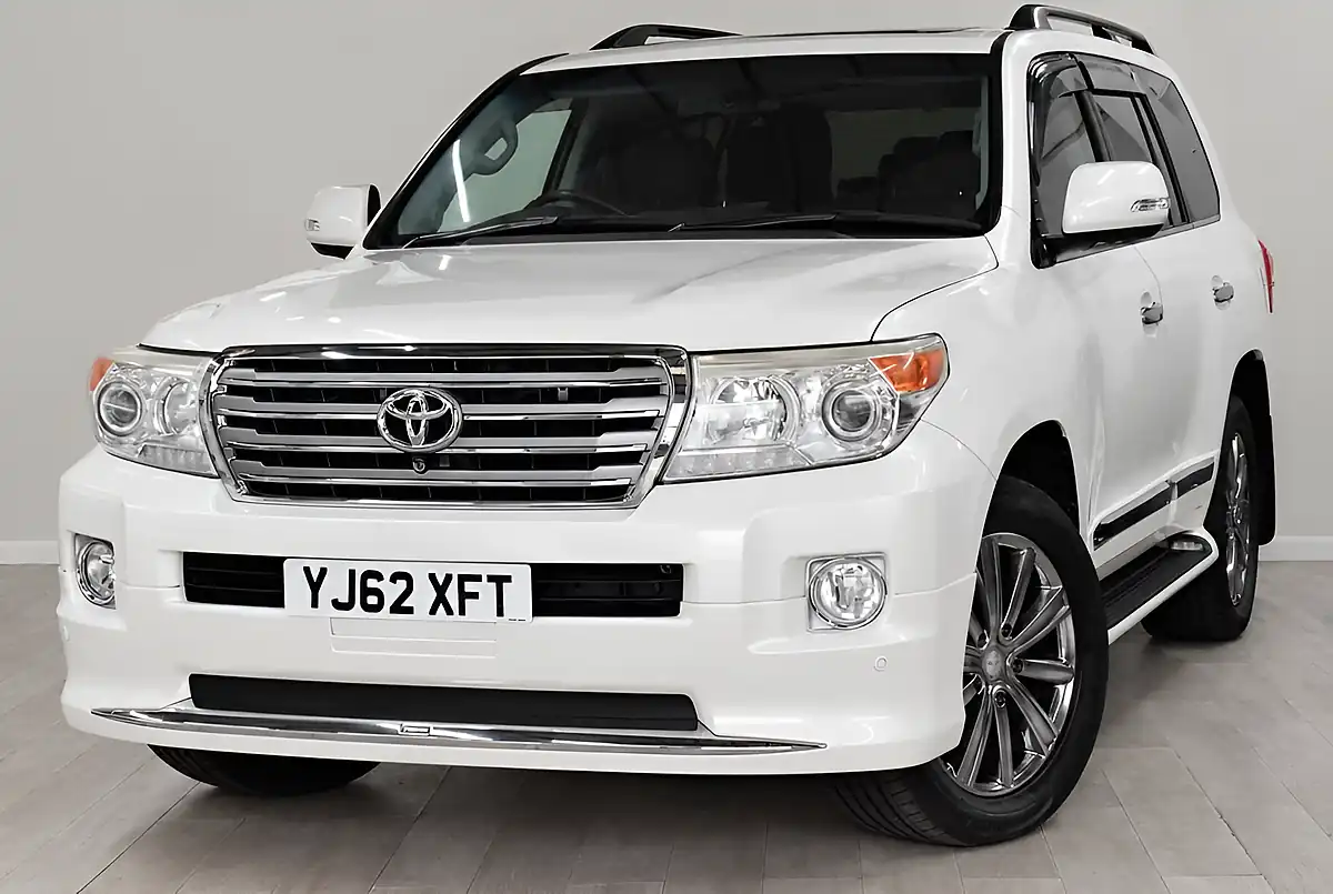 Used 2013 Toyota Land Cruiser V8 Zx Pearl White - Front View
