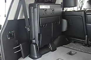 Used 2013 Toyota Land Cruiser V8 Zx Pearl White - Interior and Exterior details 14