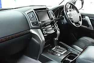 Used 2013 Toyota Land Cruiser V8 Zx Pearl White - Interior and Exterior details 16