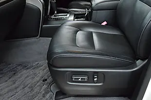 Used 2013 Toyota Land Cruiser V8 Zx Pearl White - Interior and Exterior details 17