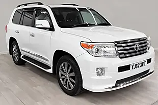 Used 2013 Toyota Land Cruiser V8 Zx Pearl White - Interior and Exterior details 5