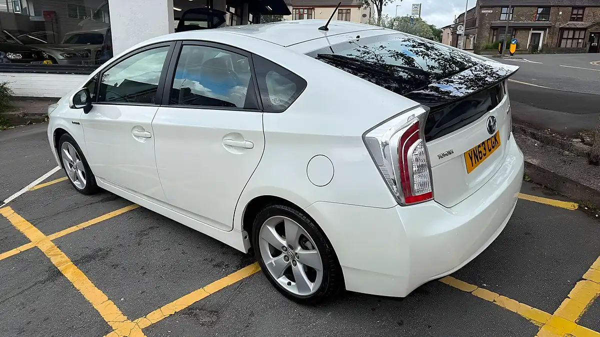 Used 2013 Toyota Prius T Spirit Pearl White - Interior and Exterior details 15