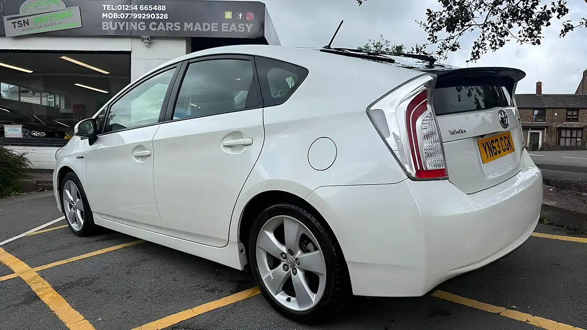 Used 2013 Toyota Prius T Spirit Pearl White - Interior and Exterior details 16