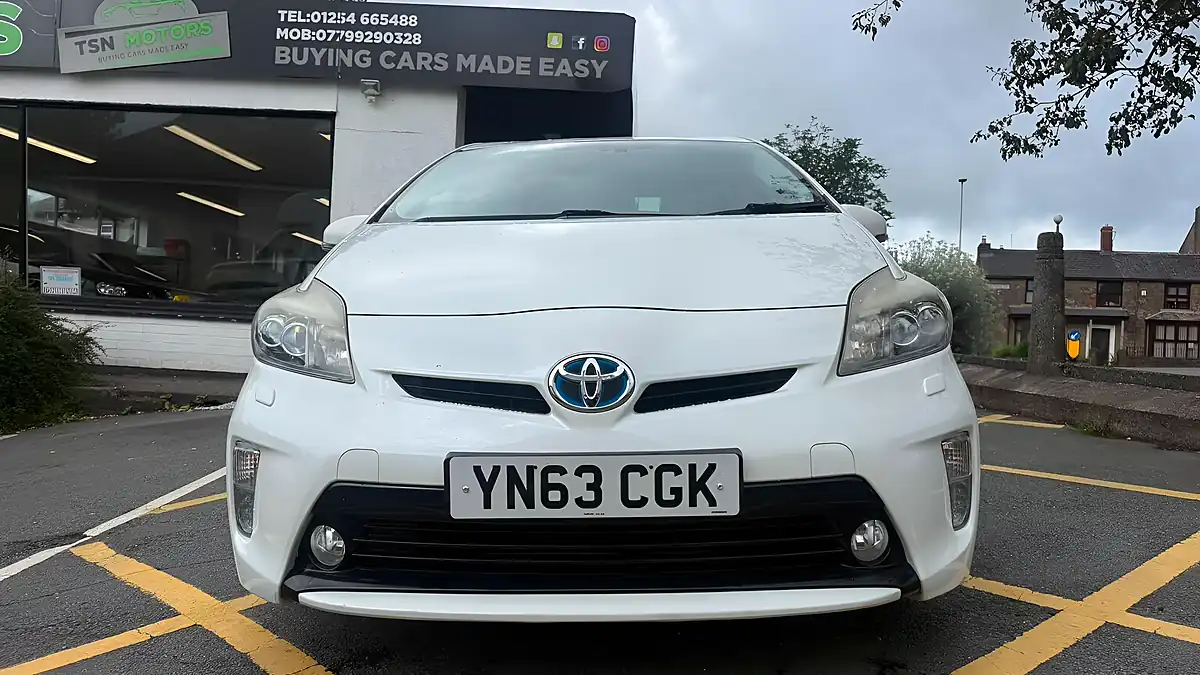 Used 2013 Toyota Prius T Spirit Pearl White - Interior and Exterior details 2