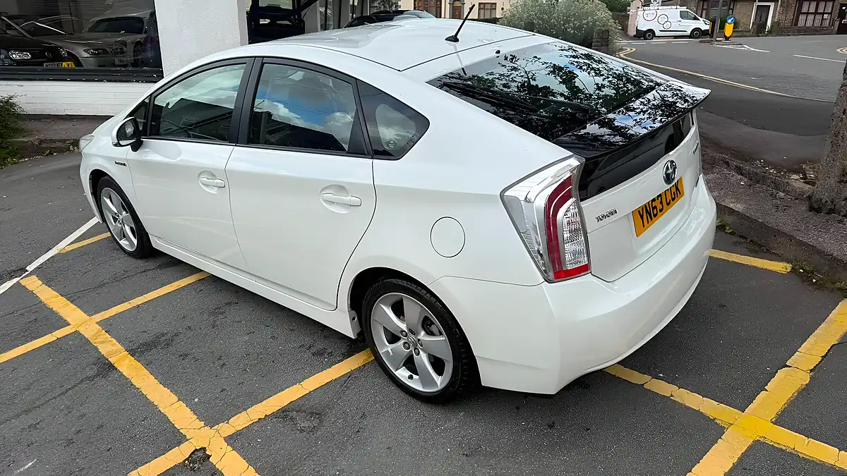 Used 2013 Toyota Prius T Spirit Pearl White - Interior and Exterior details 4