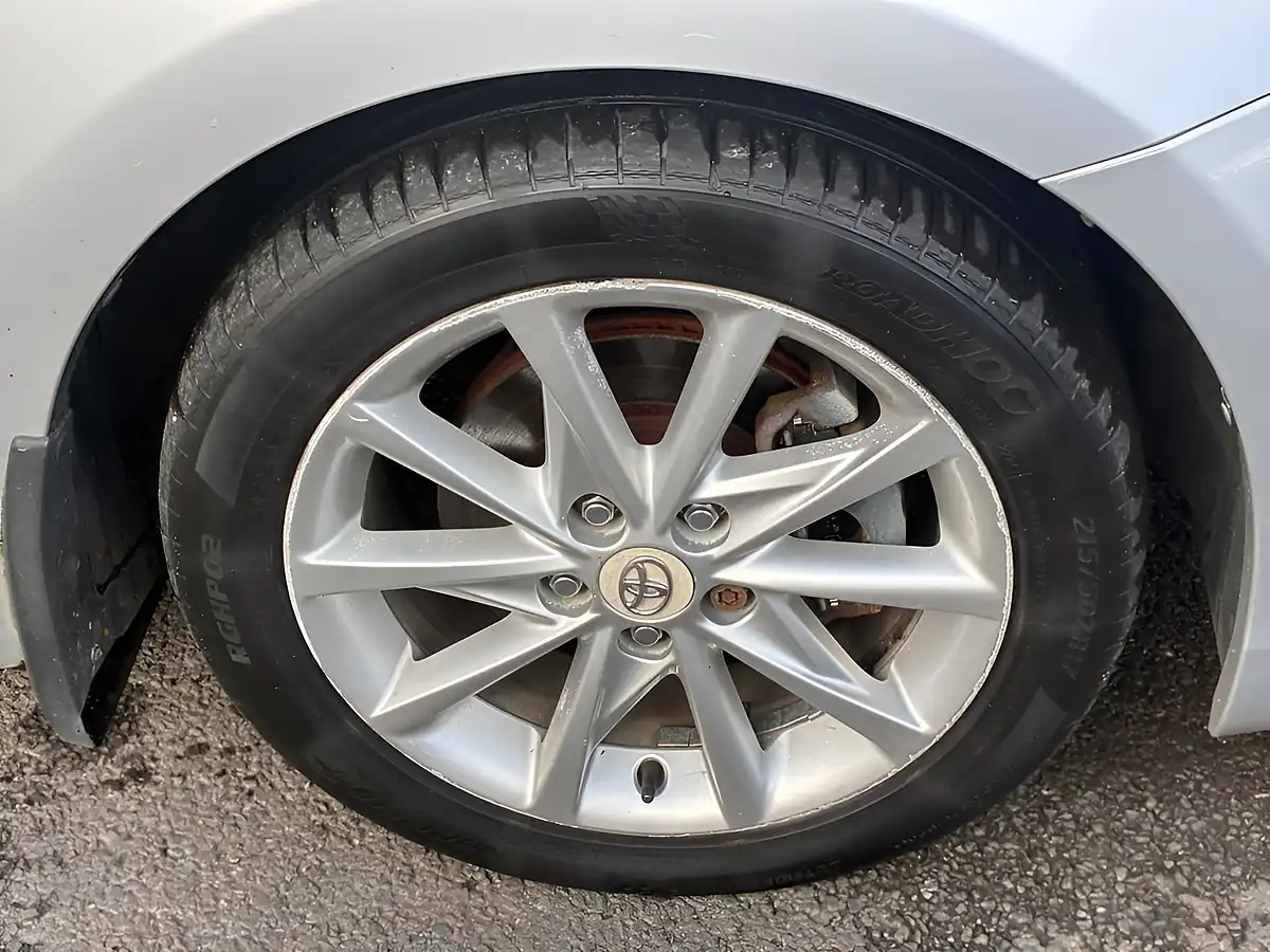 Used 2013 Toyota Prius+ T Spirit Silver - Interior and Exterior details 13