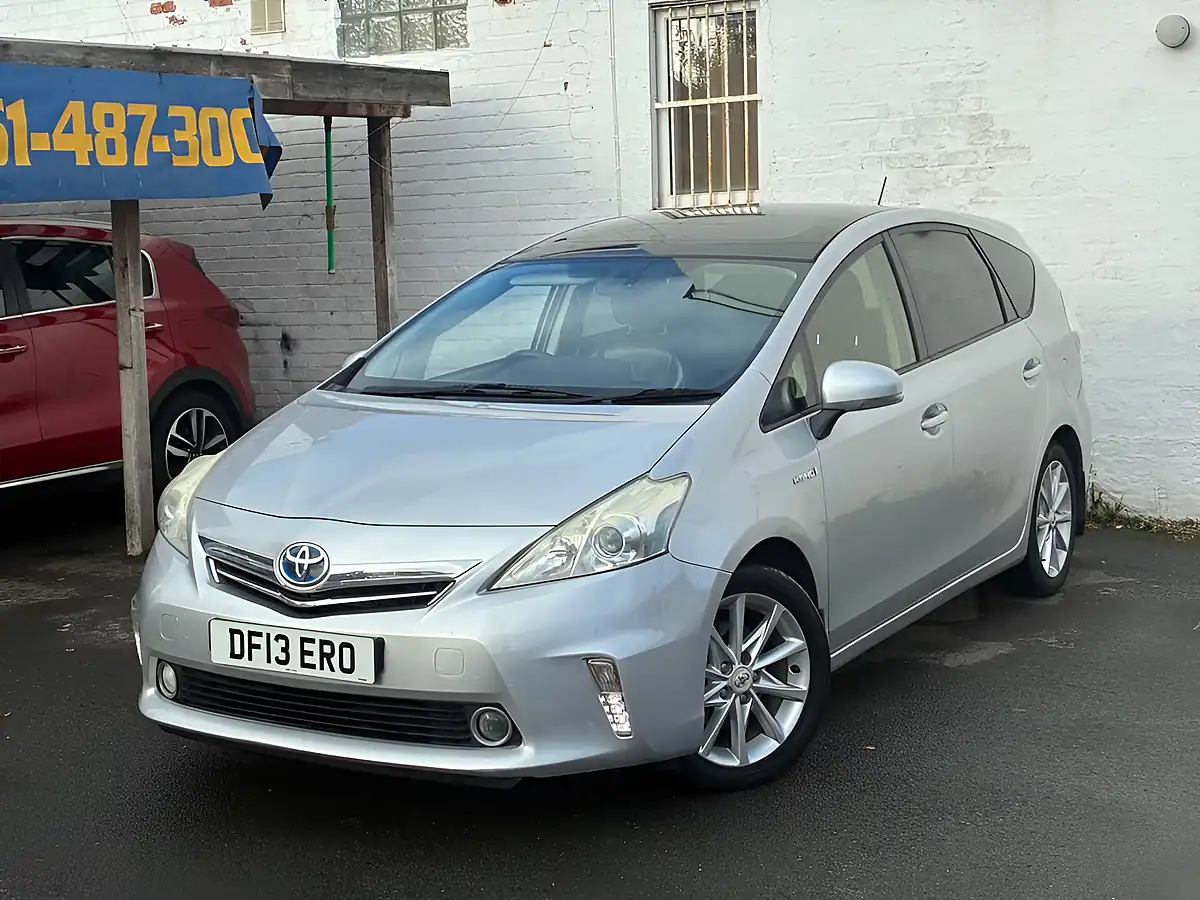 Used 2013 Toyota Prius+ T Spirit Silver - Interior and Exterior details 3