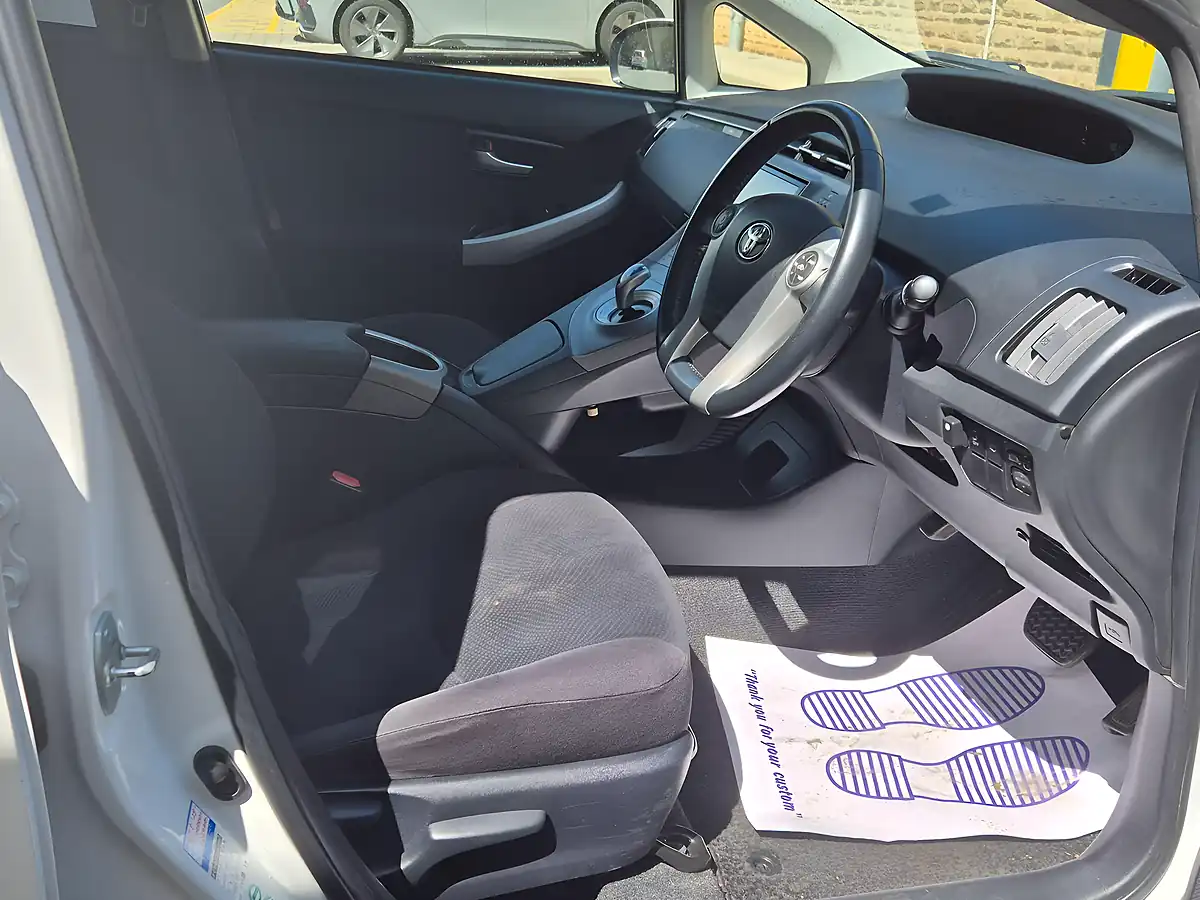 Used 2013 Toyota Prius T Spirit White - Interior and Exterior details 2