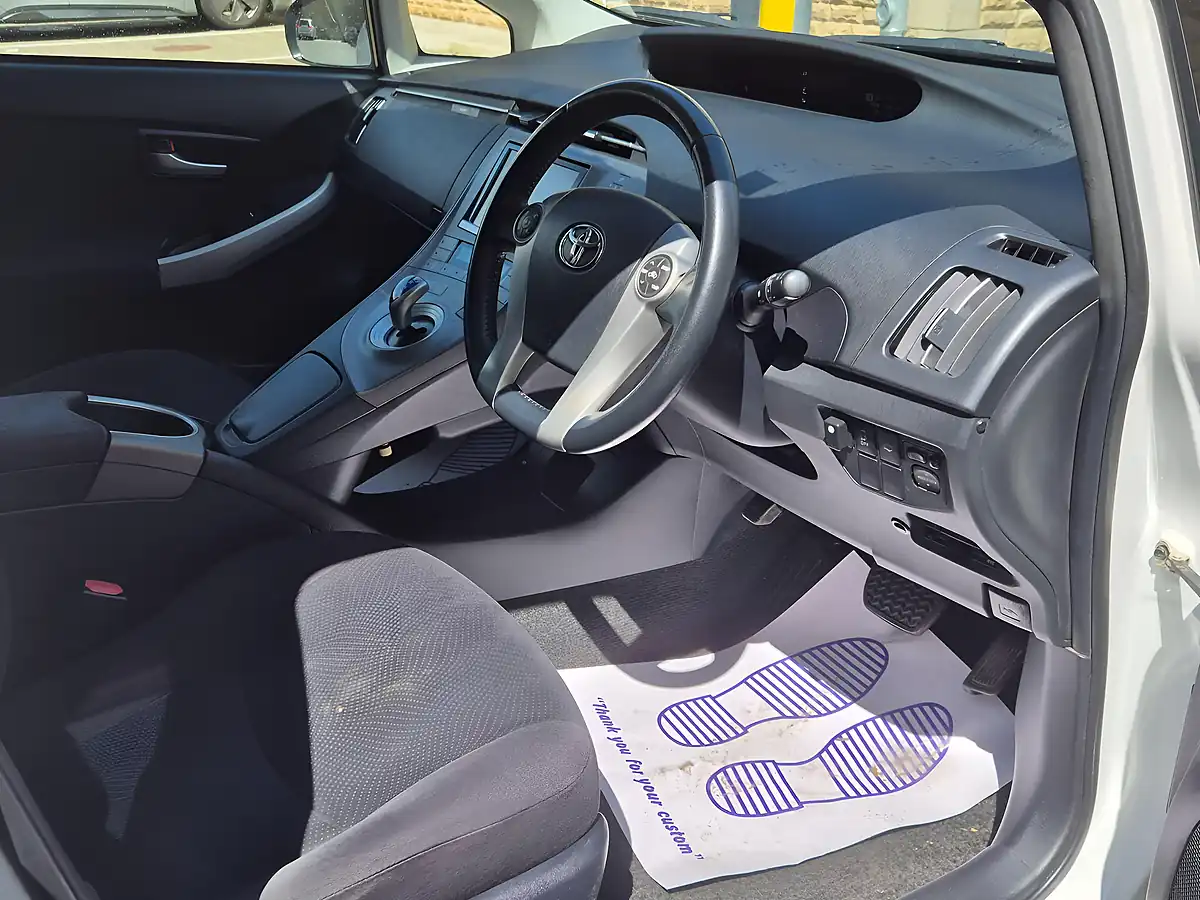 Used 2013 Toyota Prius T Spirit White - Interior and Exterior details 6