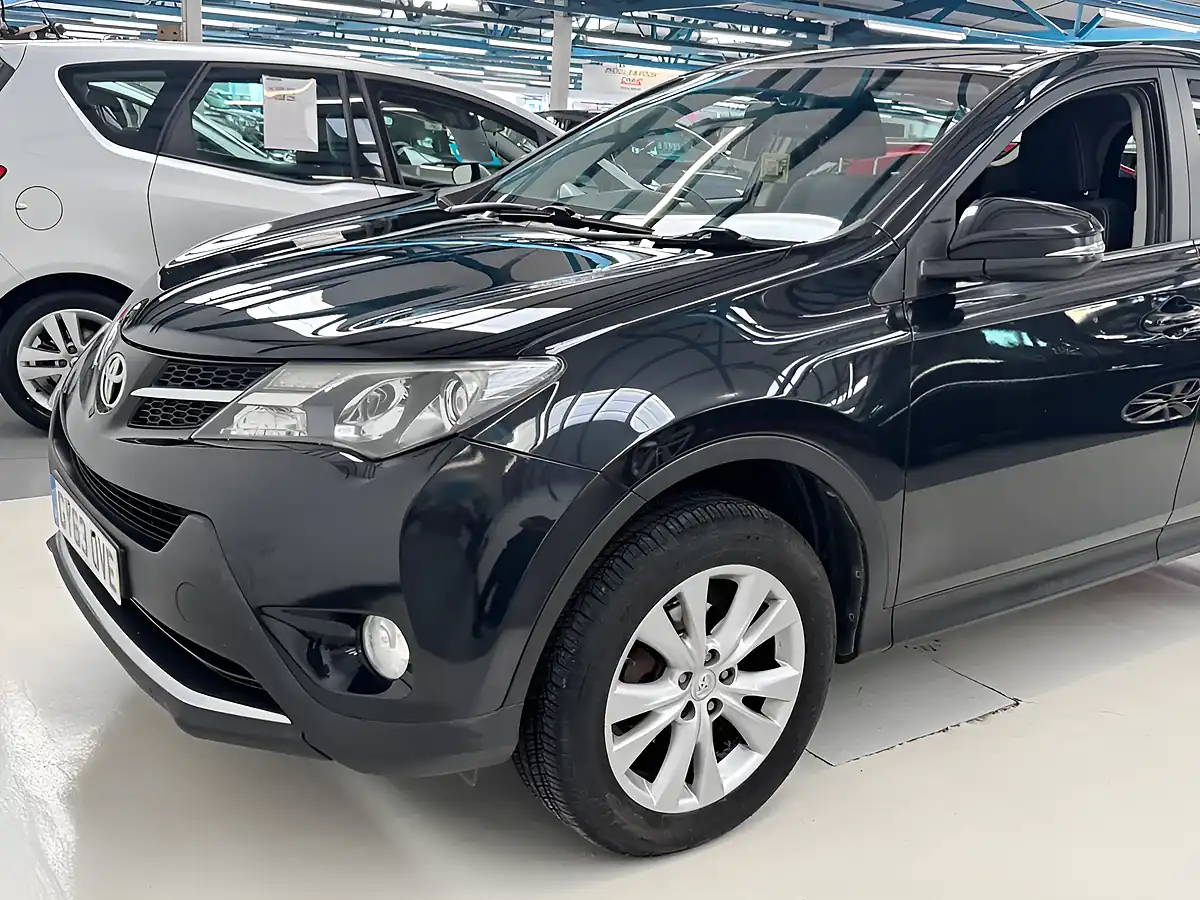 Used 2013 Toyota RAV4 Icon Black - Interior and Exterior details 4