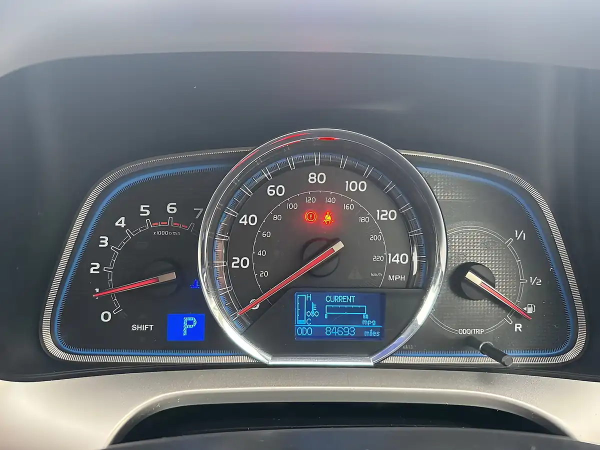 Used 2013 Toyota Rav4 Icon Silver - Interior and Exterior details 4