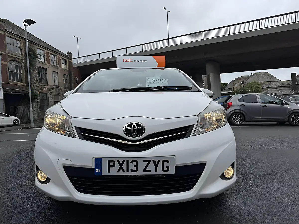Used 2013 Toyota Yaris Sr White - Interior and Exterior details 5