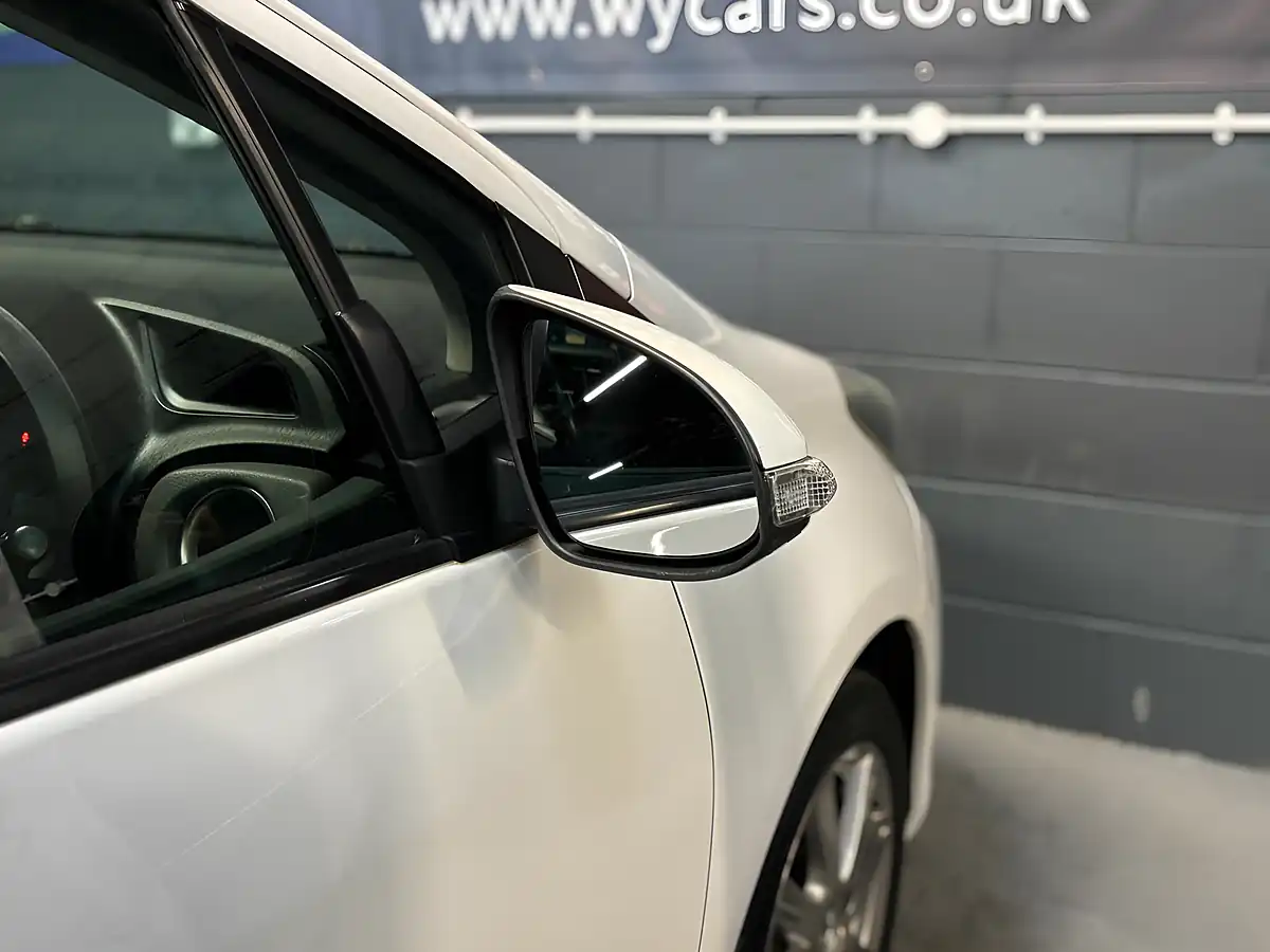 Used 2013 Toyota Yaris Sr White - Interior and Exterior details 16