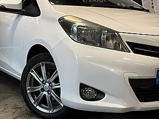 Used 2013 Toyota Yaris Sr White - Interior and Exterior details 4