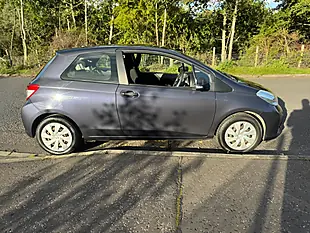 Used 2013 Toyota Yaris T2 Blue - Interior and Exterior details 5