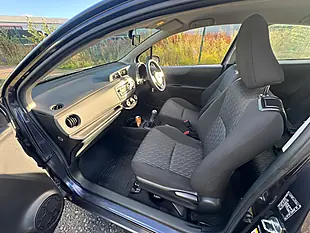 Used 2013 Toyota Yaris T2 Blue - Interior and Exterior details 9