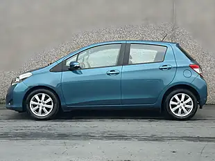 Used 2013 Toyota Yaris Tr Blue - Interior and Exterior details 2