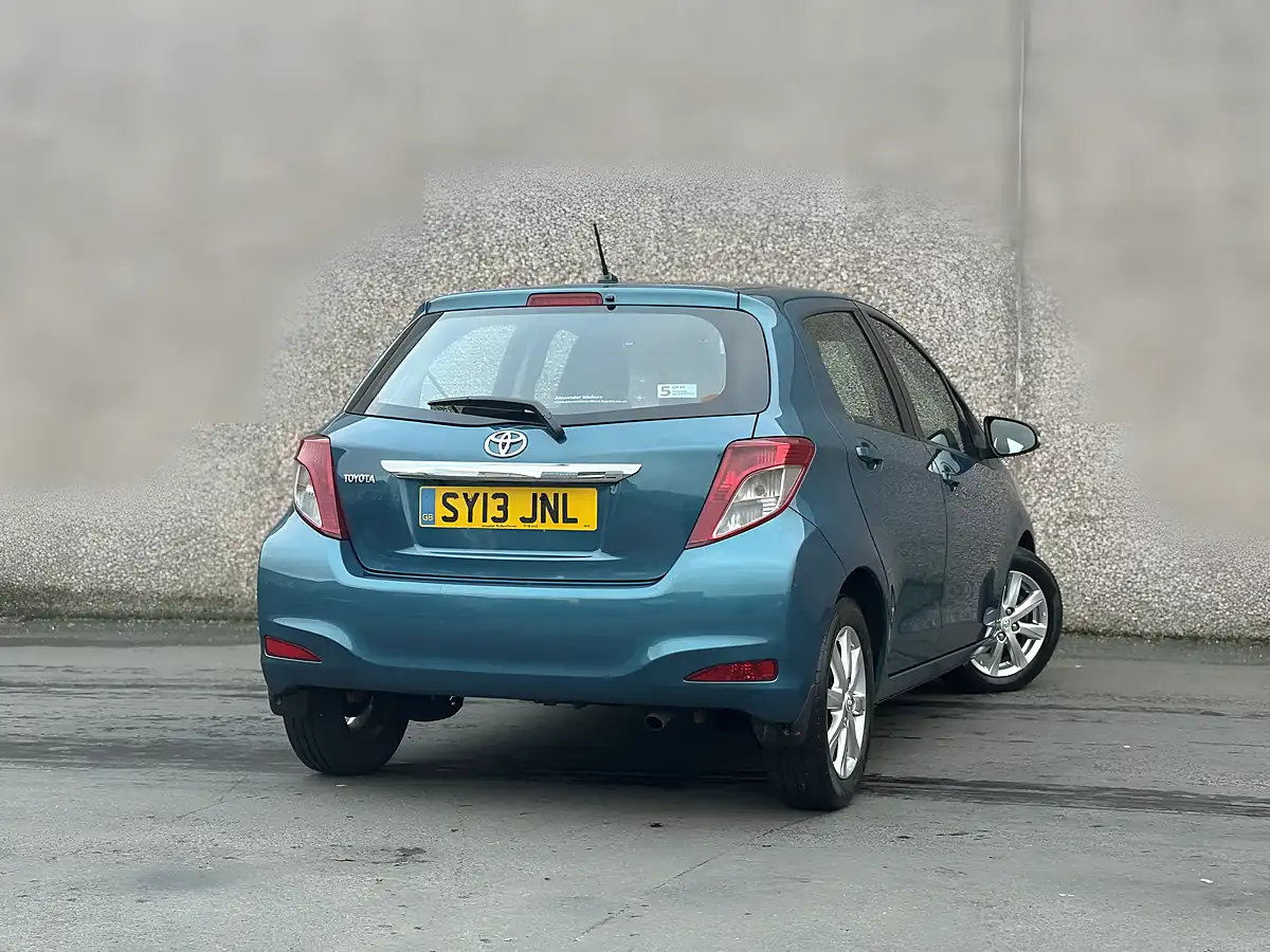 Used 2013 Toyota Yaris Tr Blue - Interior and Exterior details 3