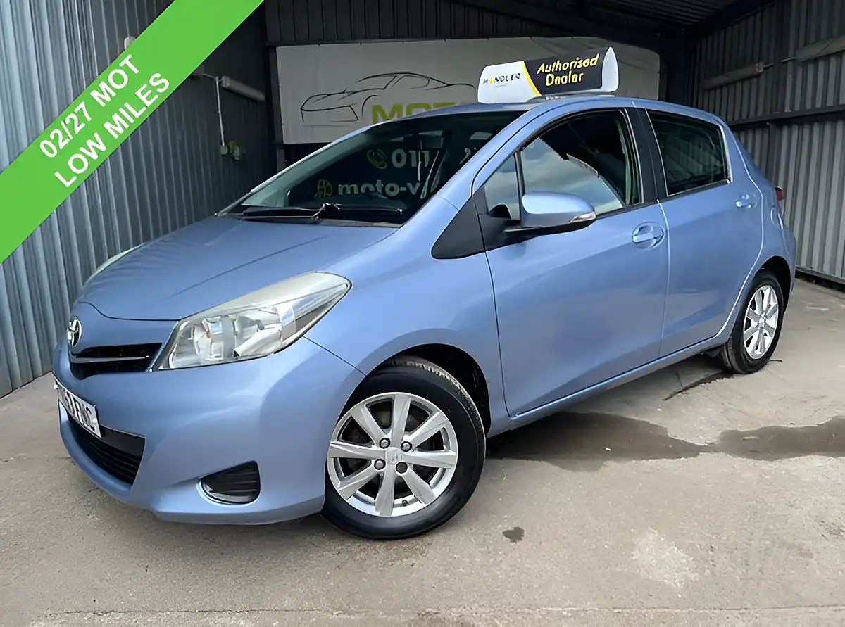 Used 2013 Toyota Yaris Tr Blue - Front View
